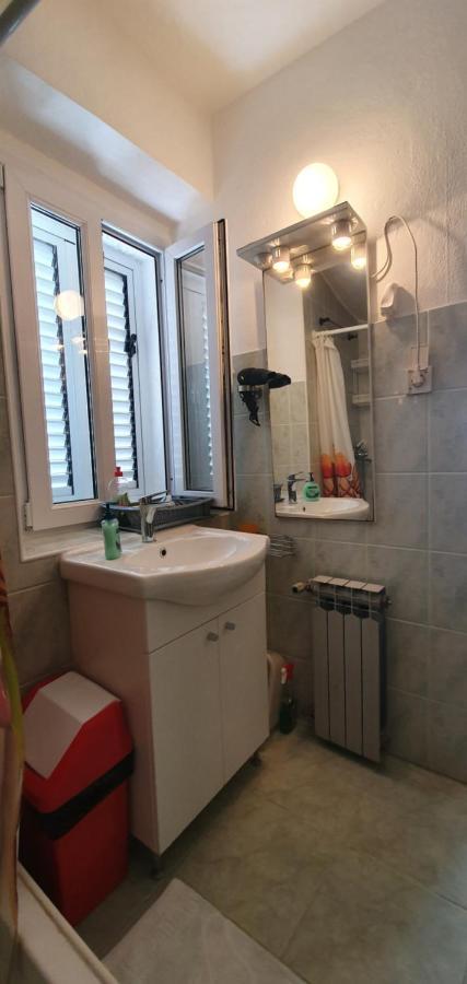 Juric - 2 A Lovely For 2 Apartment *