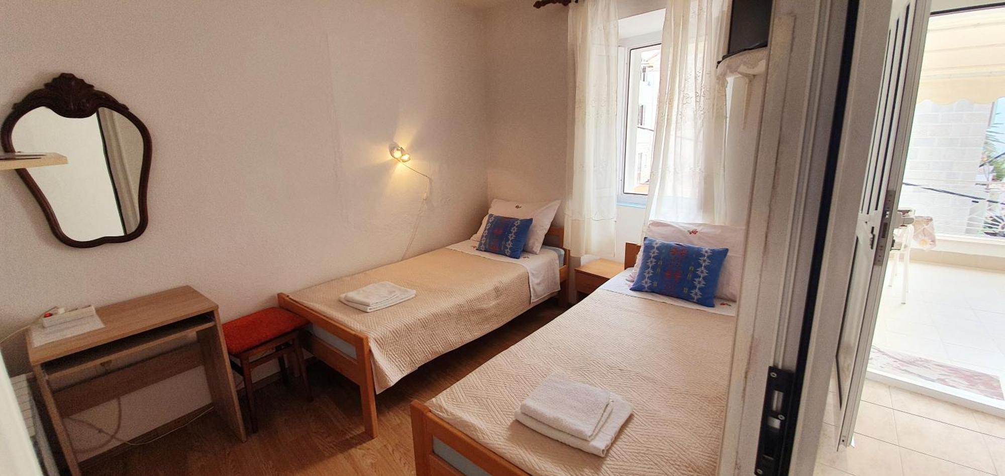 Juric - 2 A Lovely For 2 Apartment